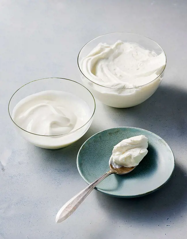 Full Fat Yogurt is excellent probiotic food which provides calcium and protein