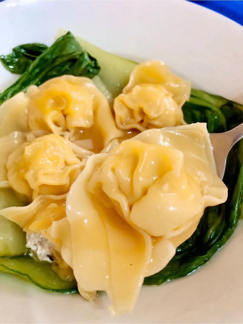 The home cooked very tender chicken wonton soup by Marsmallow Oline that's melt in your mouth